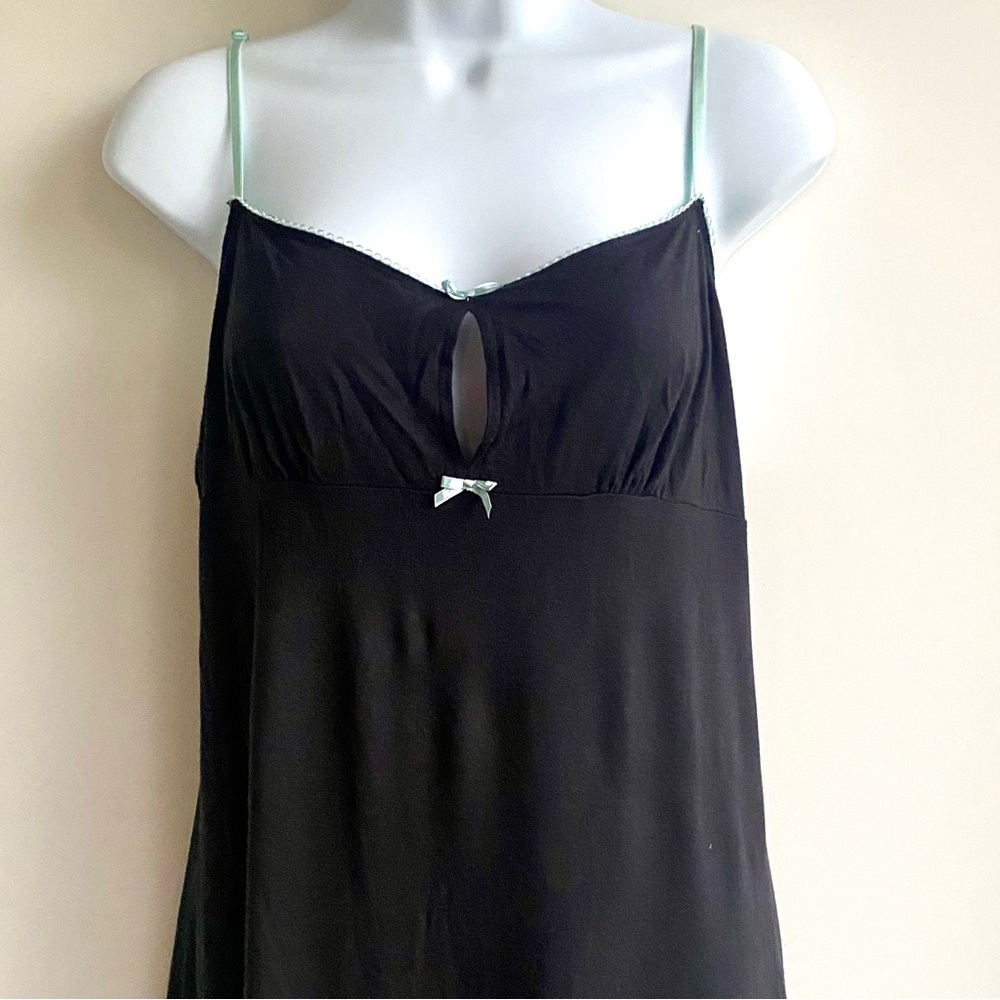 Jennifer Lopez Black Nightgown